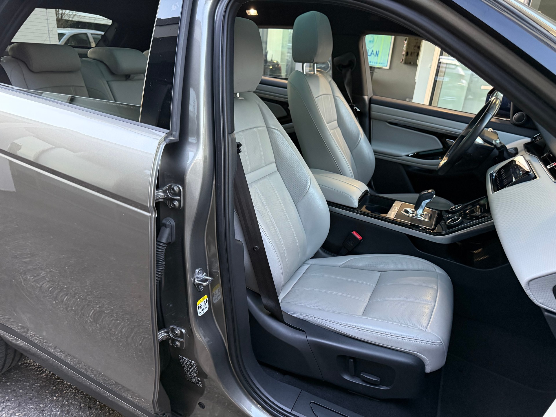 LAND ROVER Range Rover Evoque P 200 MHEV HSE AT9-image-9