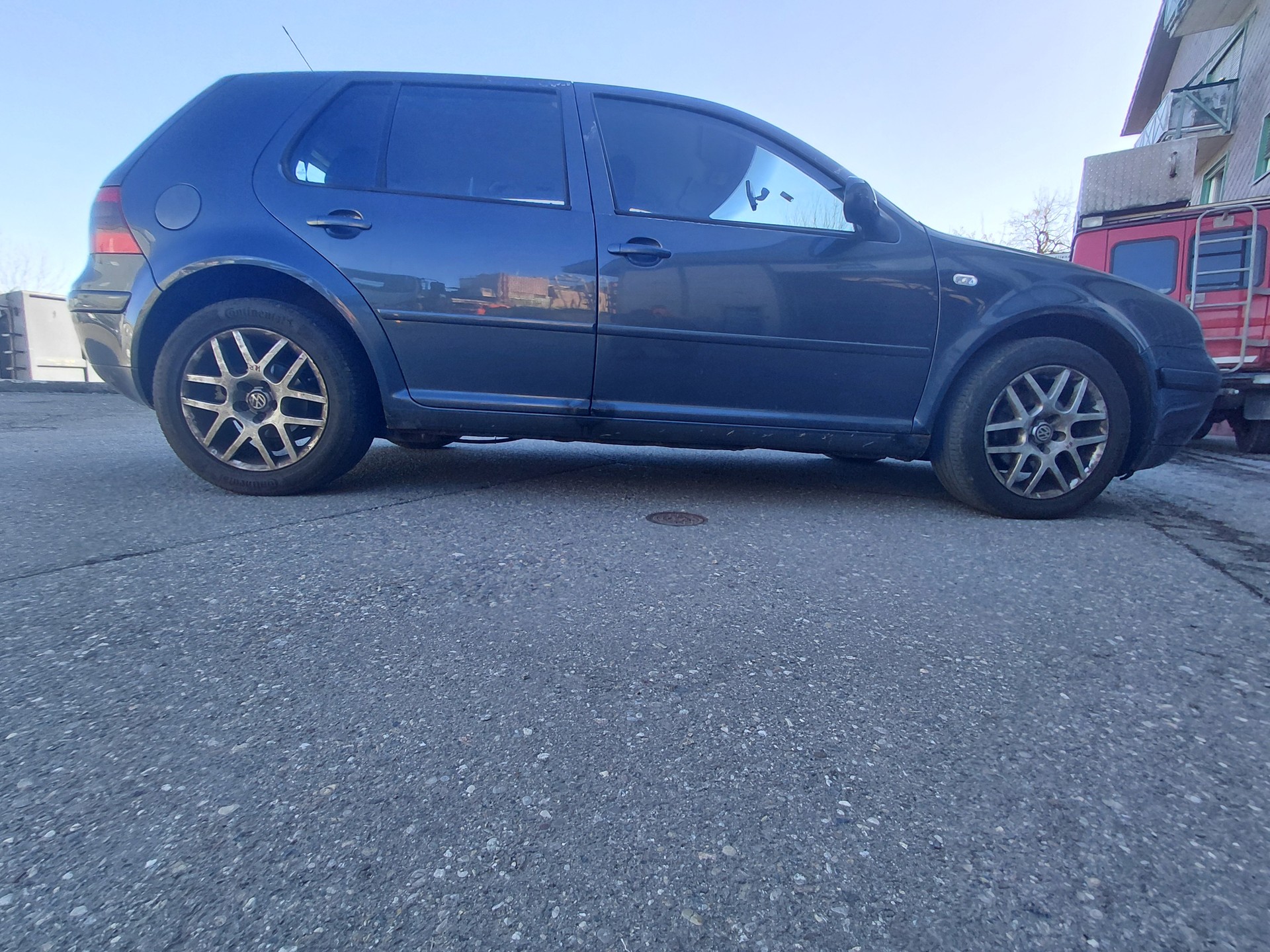 VW Golf 1.9 TDI Comfortline 4Motion-image-7