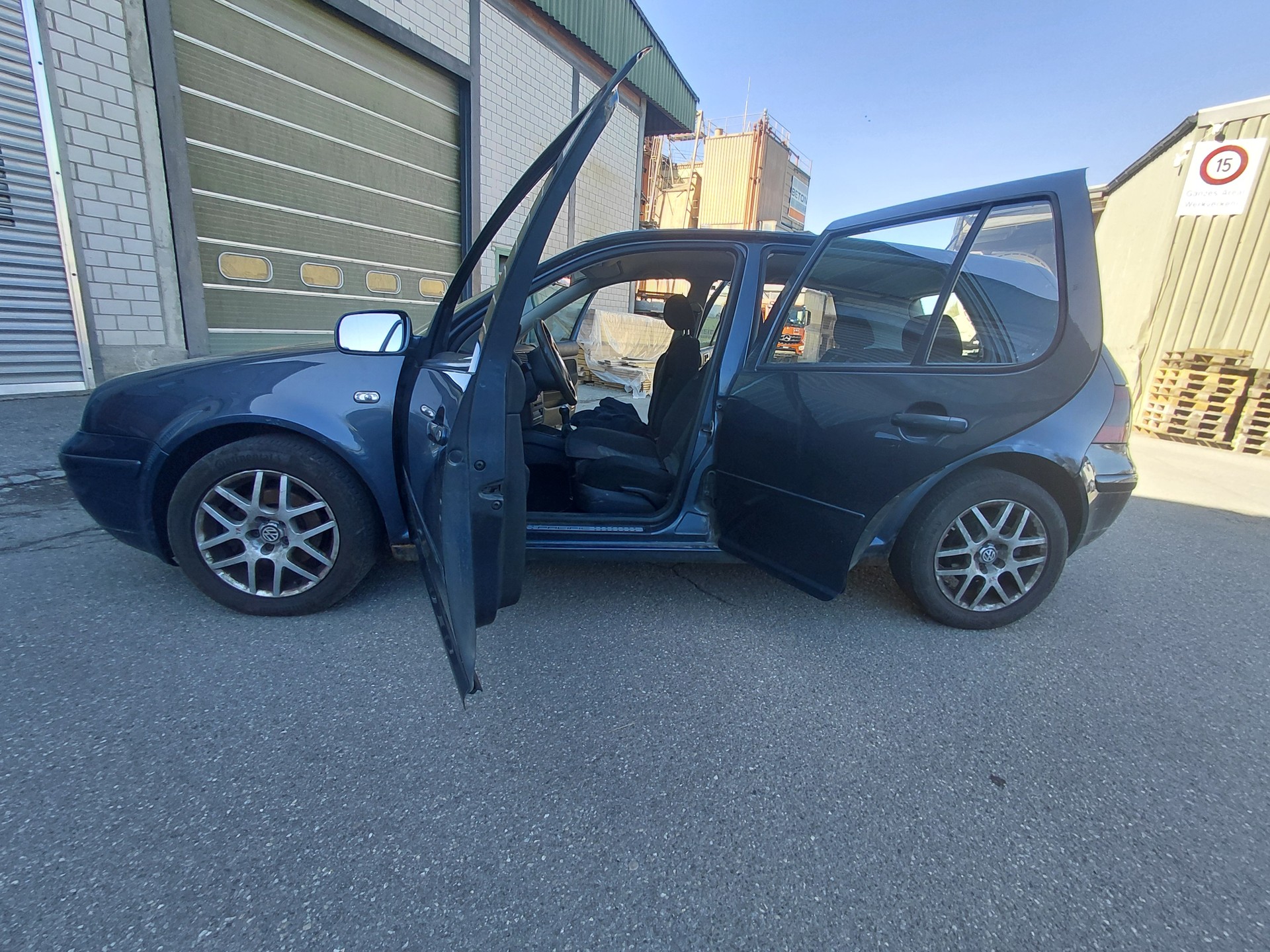 VW Golf 1.9 TDI Comfortline 4Motion-image-5