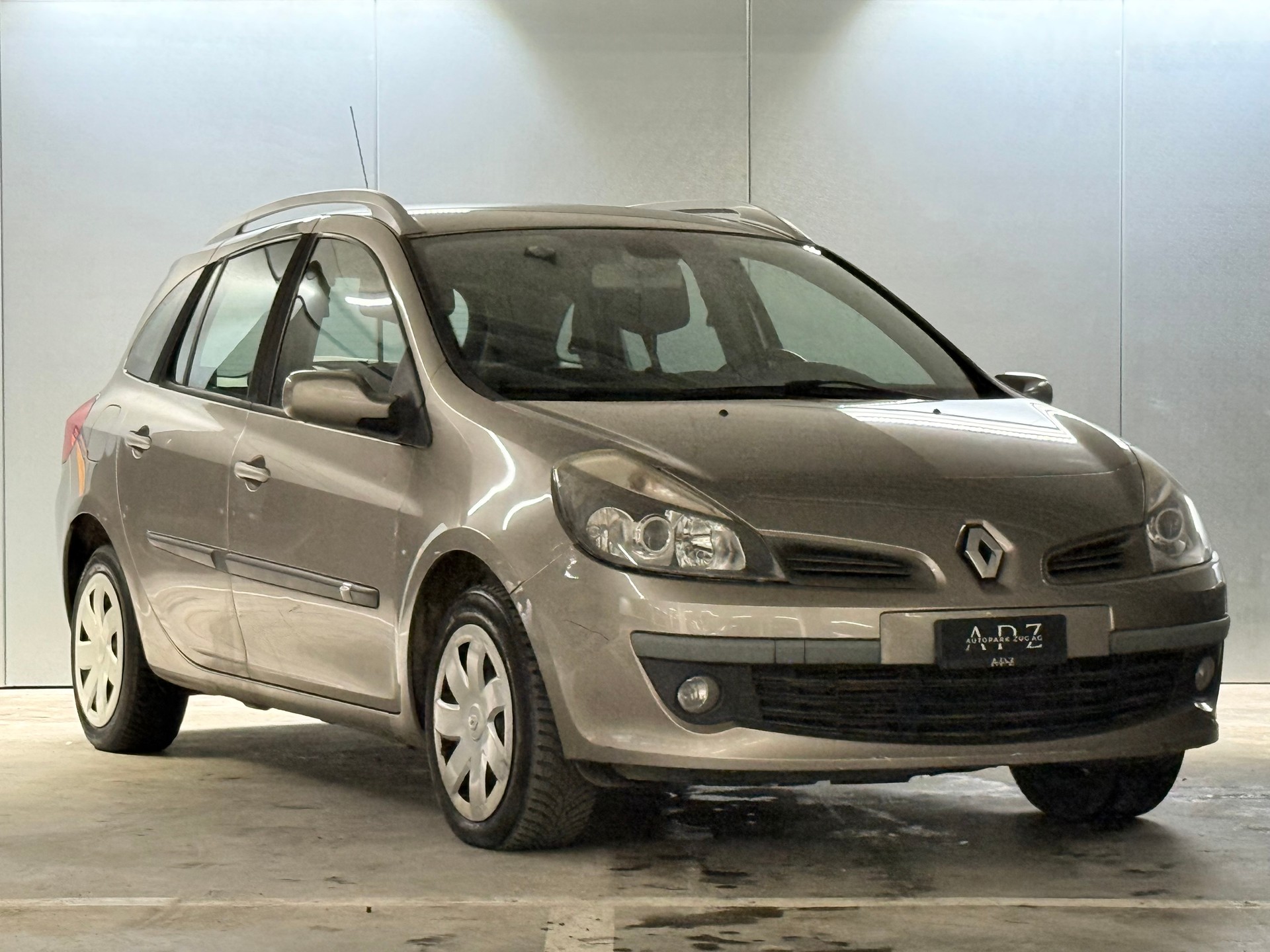 RENAULT Clio Grandtour 1.2 16V Turbo Dynamique-image-2