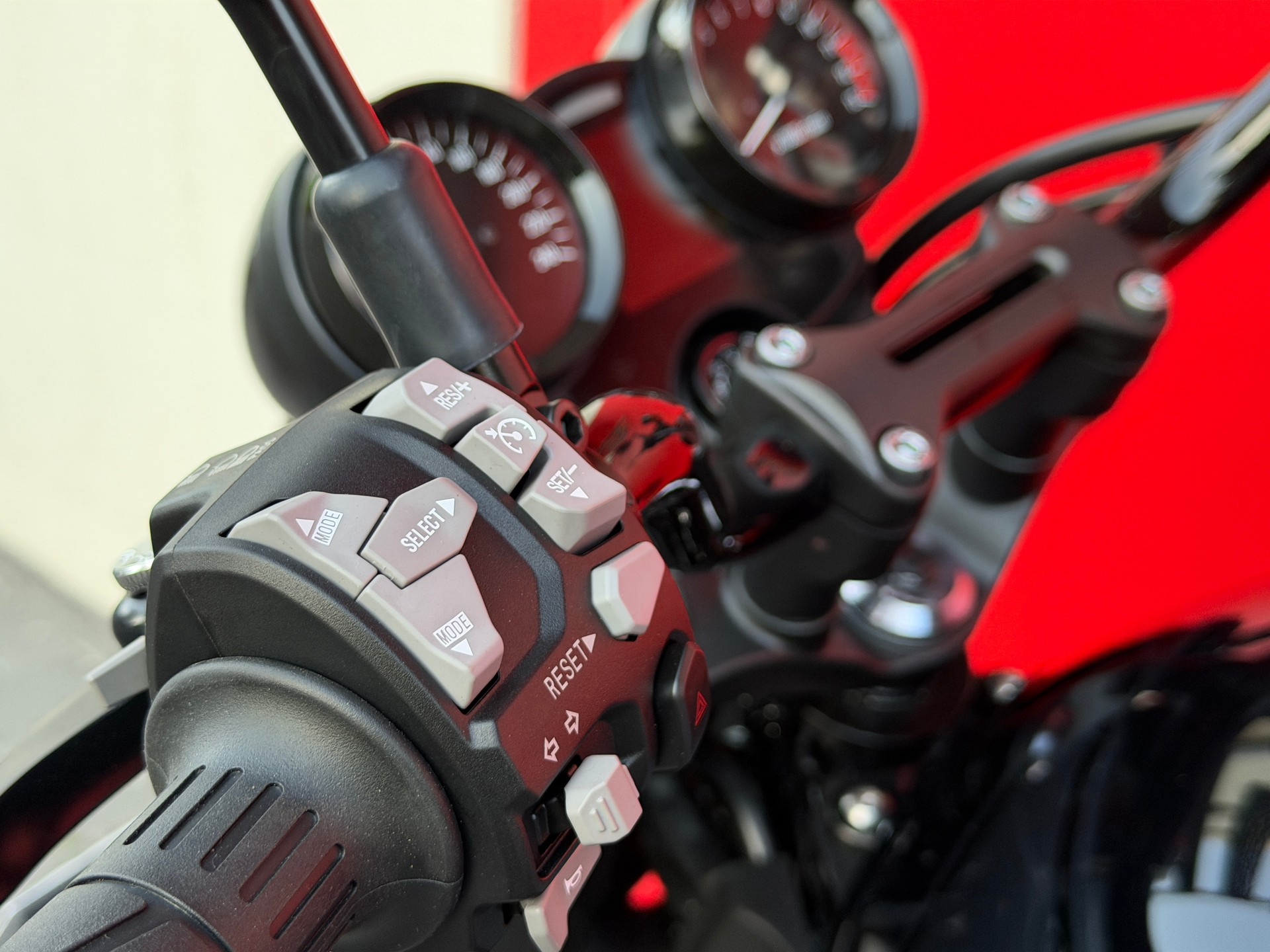 KAWASAKI Z 900 RS (35kW) Black Ball Edition-image-7