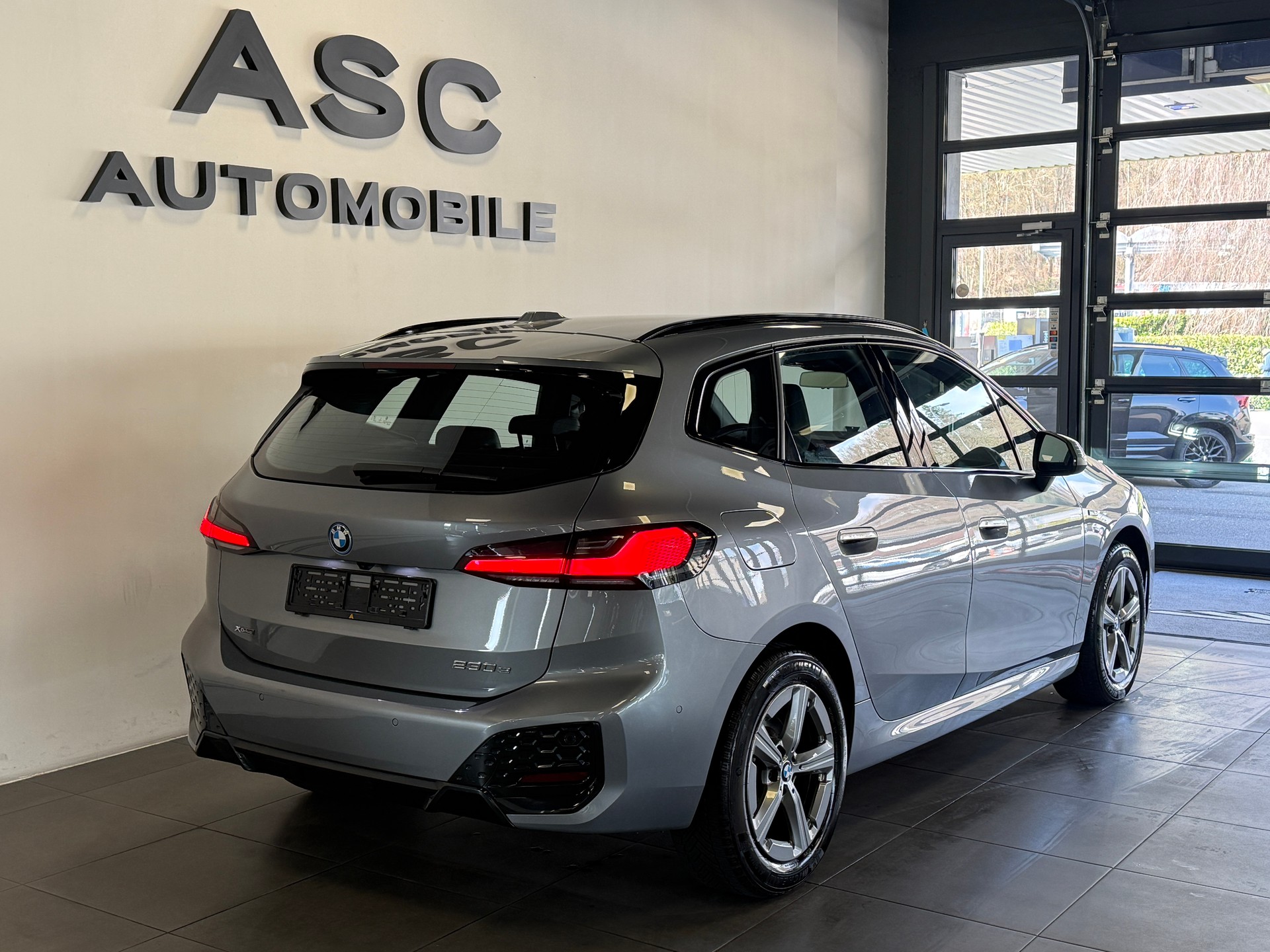 BMW 230e xDrive Active Tourer M Sport-showroom-element-2