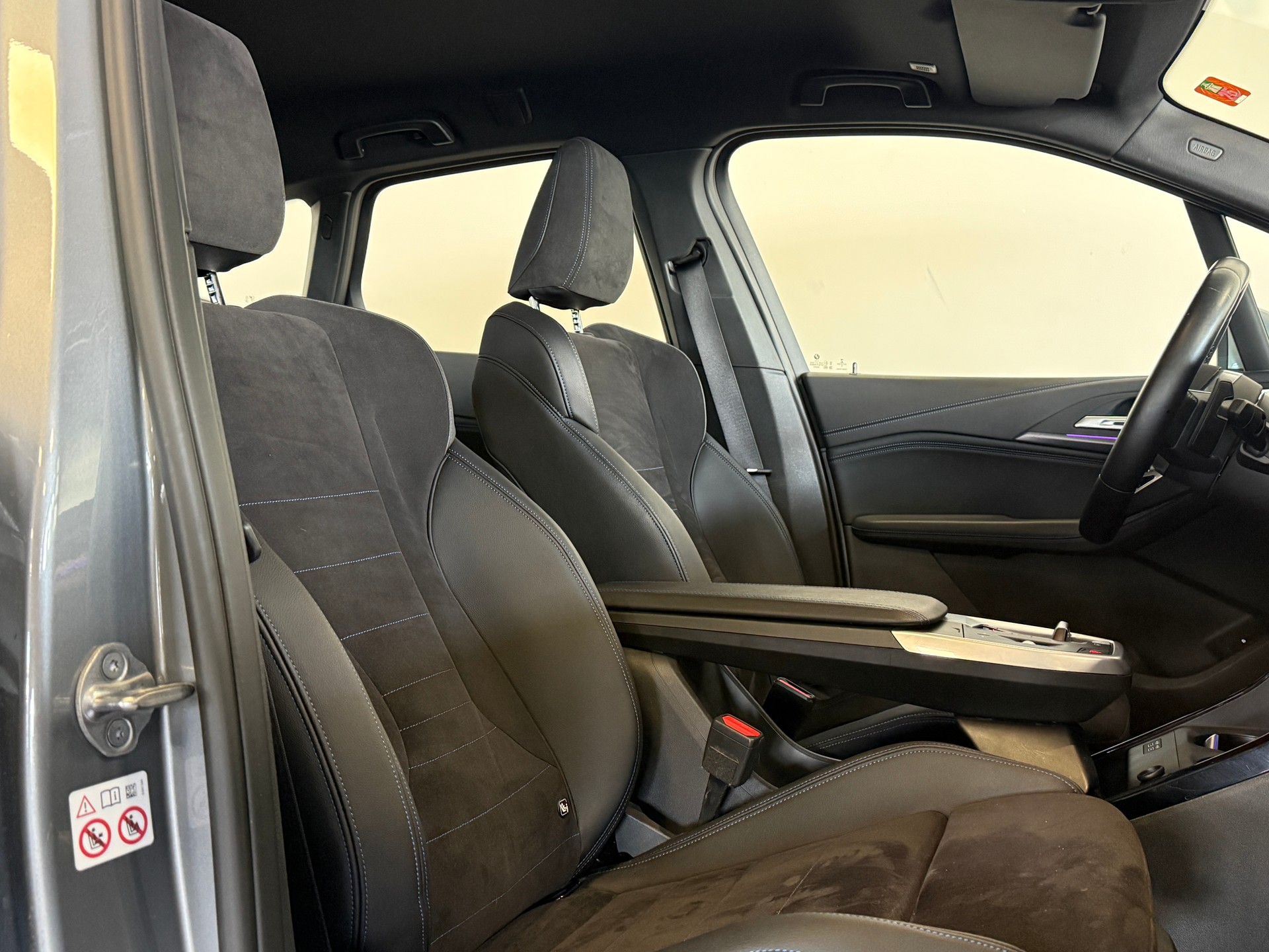 BMW 230e xDrive Active Tourer M Sport-image-9