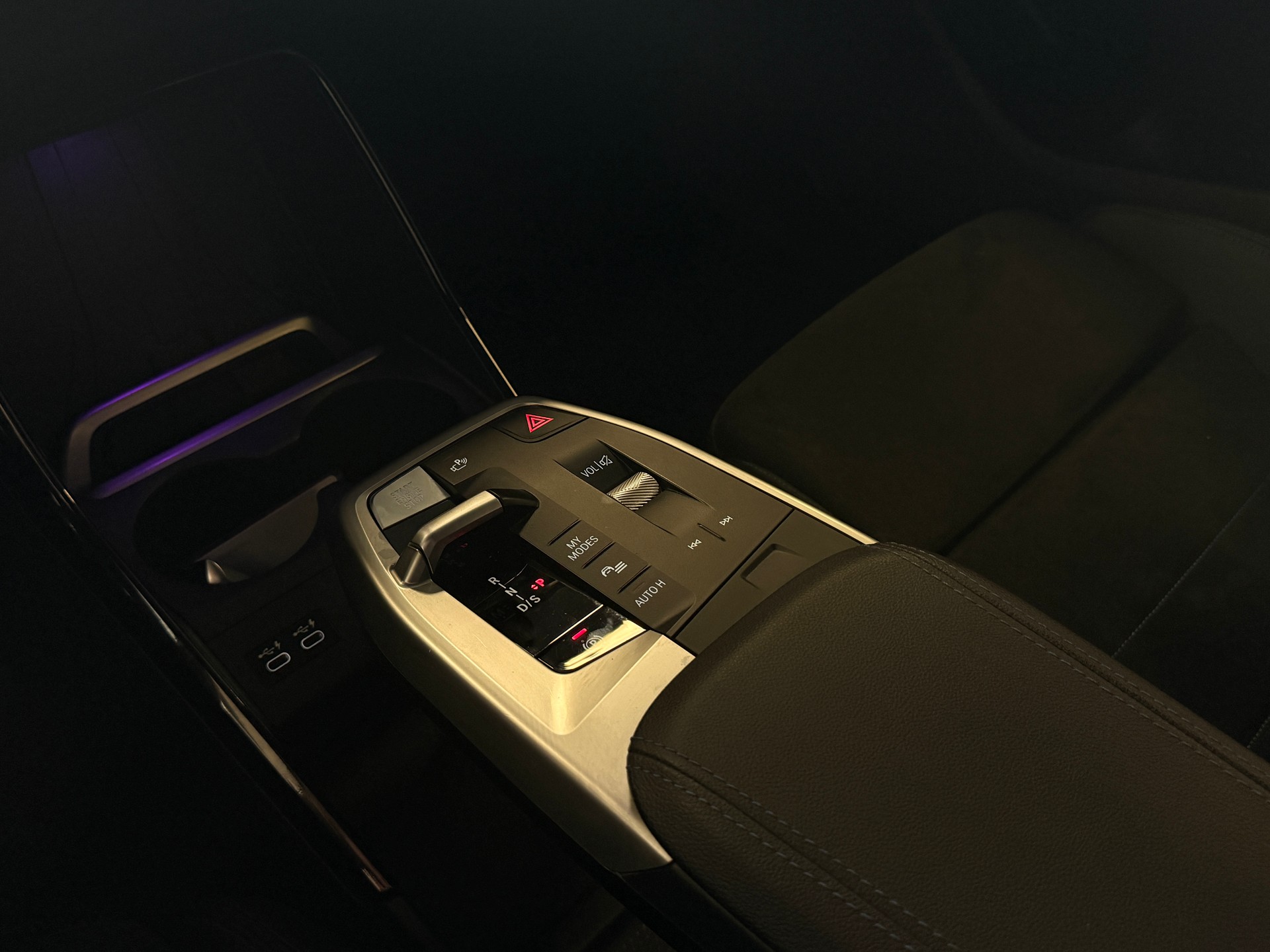 BMW 230e xDrive Active Tourer M Sport-image-11