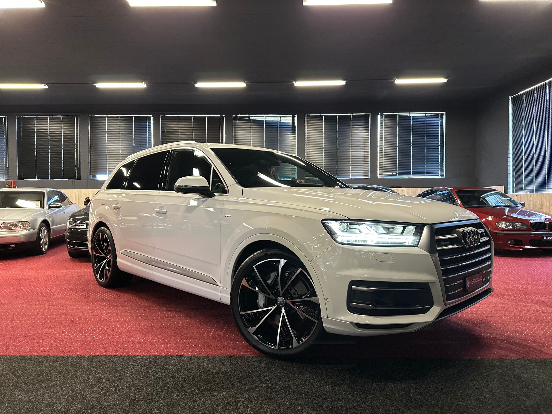 AUDI Q7 3.0 TDI quattro / Frisch ab Service inkl. Neuer Steuerkette !!!-showroom-element-3