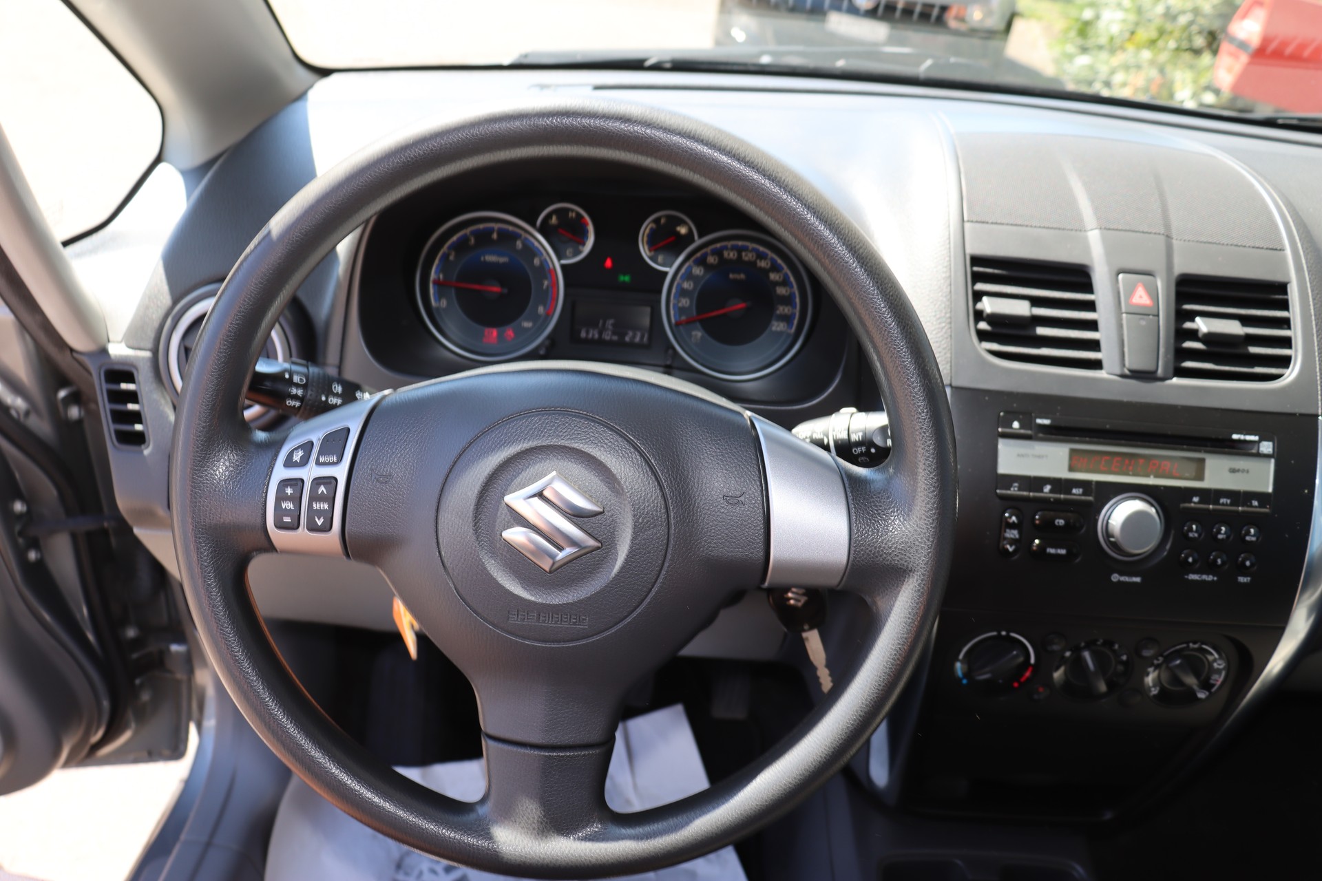 SUZUKI SX4 1.6 16V GL Top 4WD-image-13