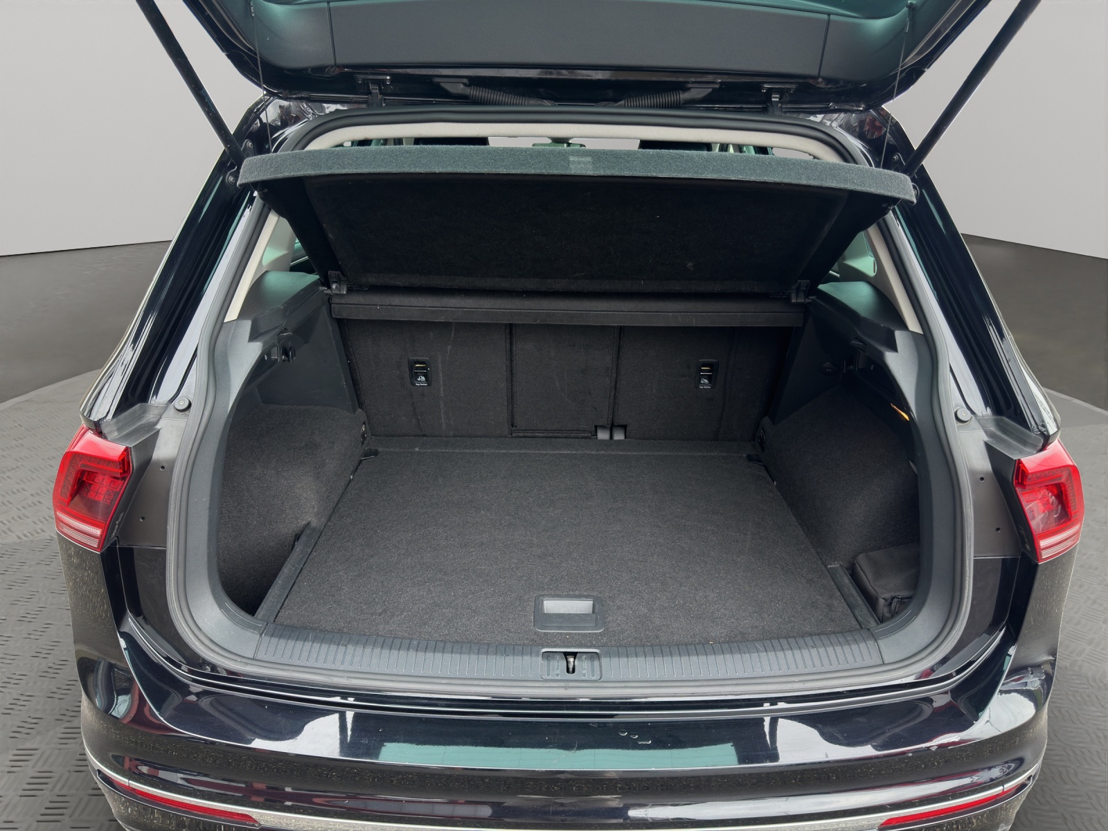 VW Tiguan 2.0TSI Highline R-Line 4Motion DSG-image-13