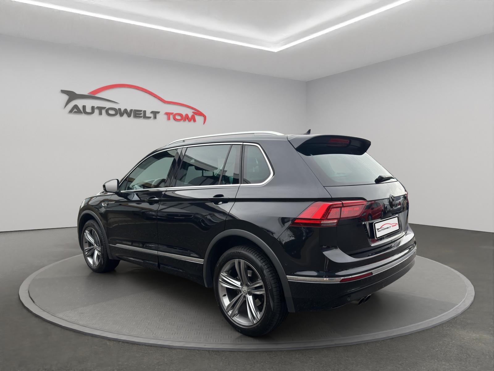 VW Tiguan 2.0TSI Highline R-Line 4Motion DSG-image-2