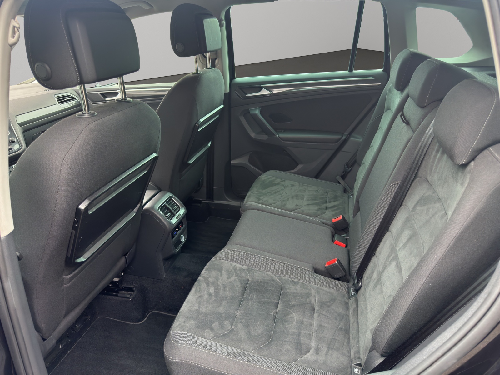 VW Tiguan 2.0TSI Highline R-Line 4Motion DSG-image-10
