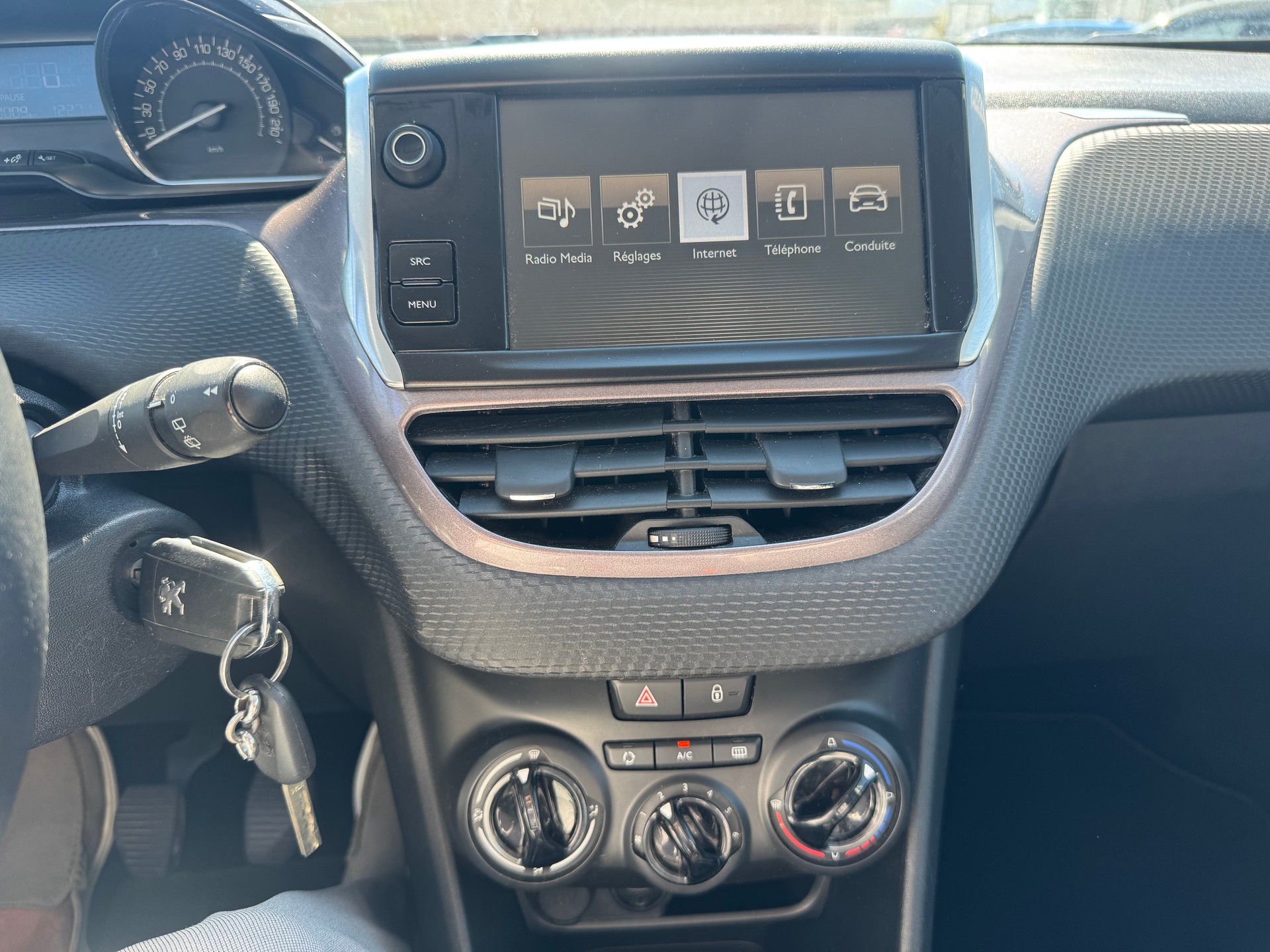 PEUGEOT 2008 1.6 VTI Active-image-16