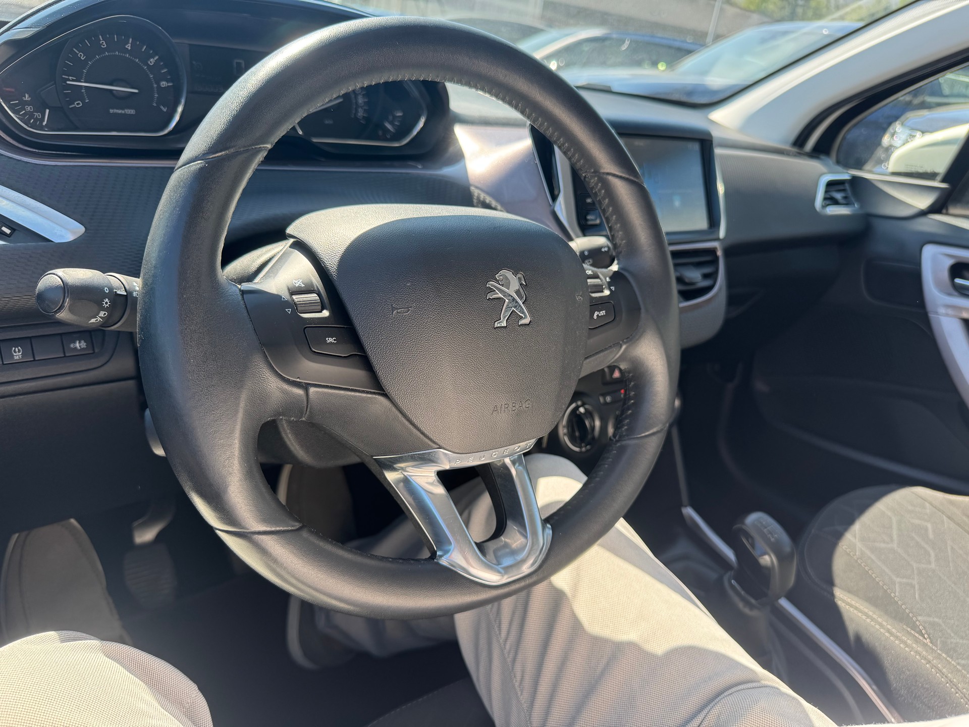PEUGEOT 2008 1.6 VTI Active-image-18