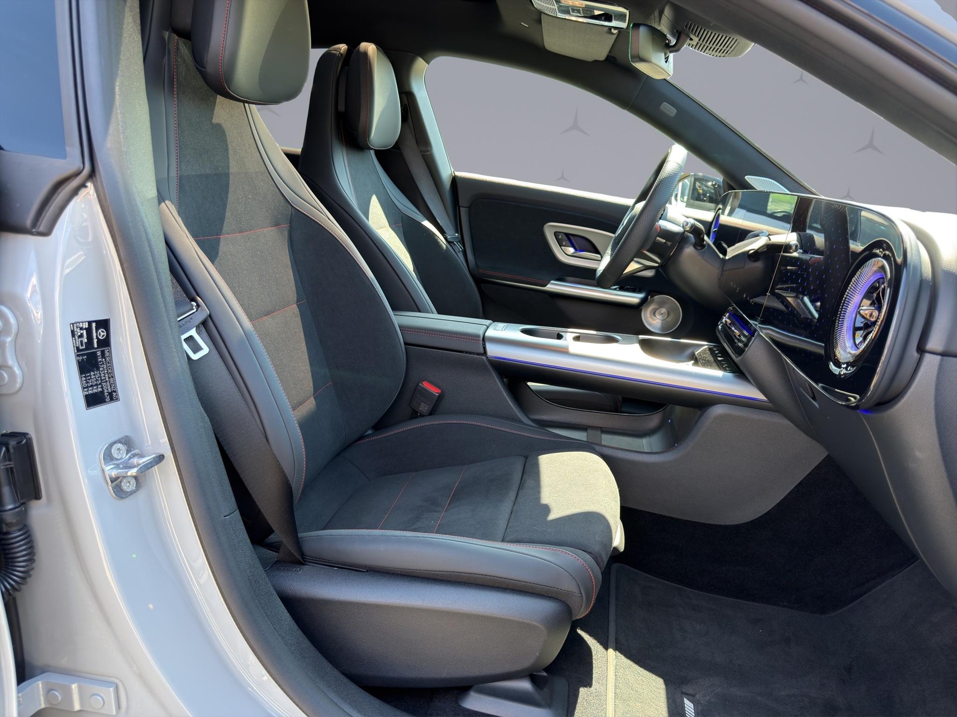 MERCEDES-BENZ CLA 350 AMG Line 4matic-image-15