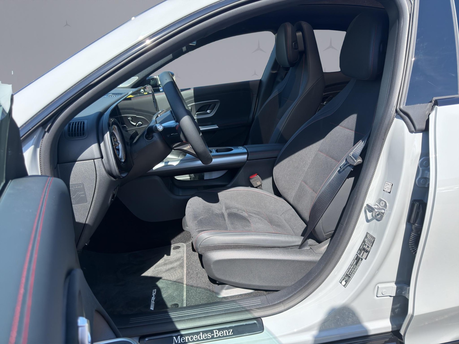 MERCEDES-BENZ CLA 350 AMG Line 4matic-image-8
