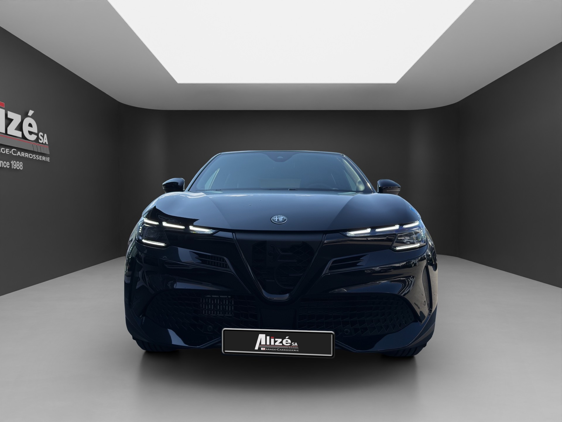 ALFA ROMEO Junior 1.2 48V Hybrid Speciale-showroom-element-1