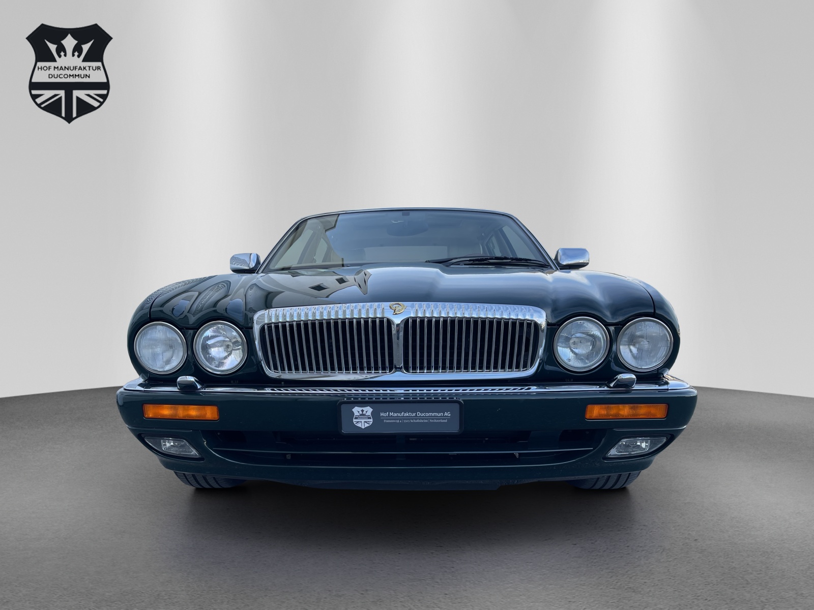 DAIMLER 4.0 Six-image-1