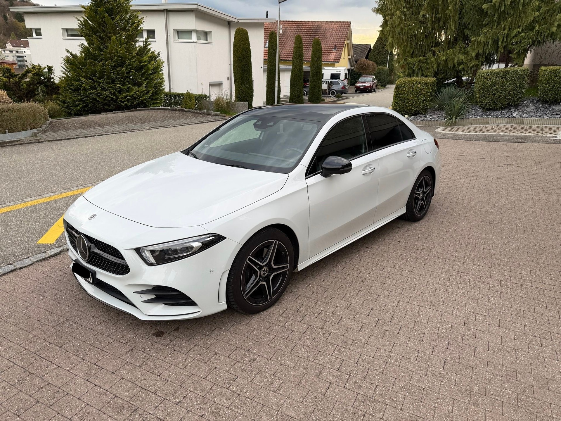 MERCEDES-BENZ A 220 d AMG Line 8G-DCT-image-8