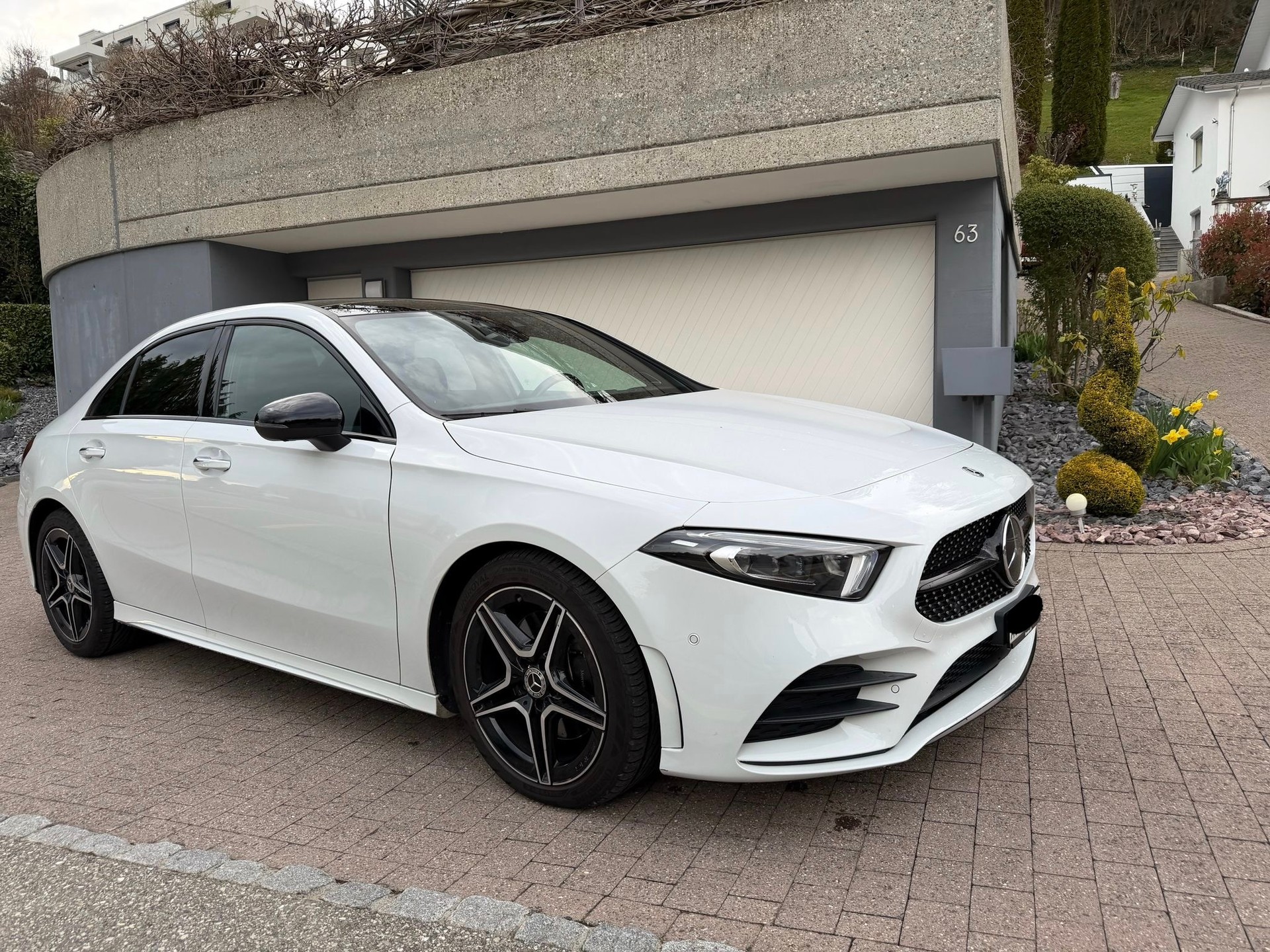 MERCEDES-BENZ A 220 d AMG Line 8G-DCT-image-10