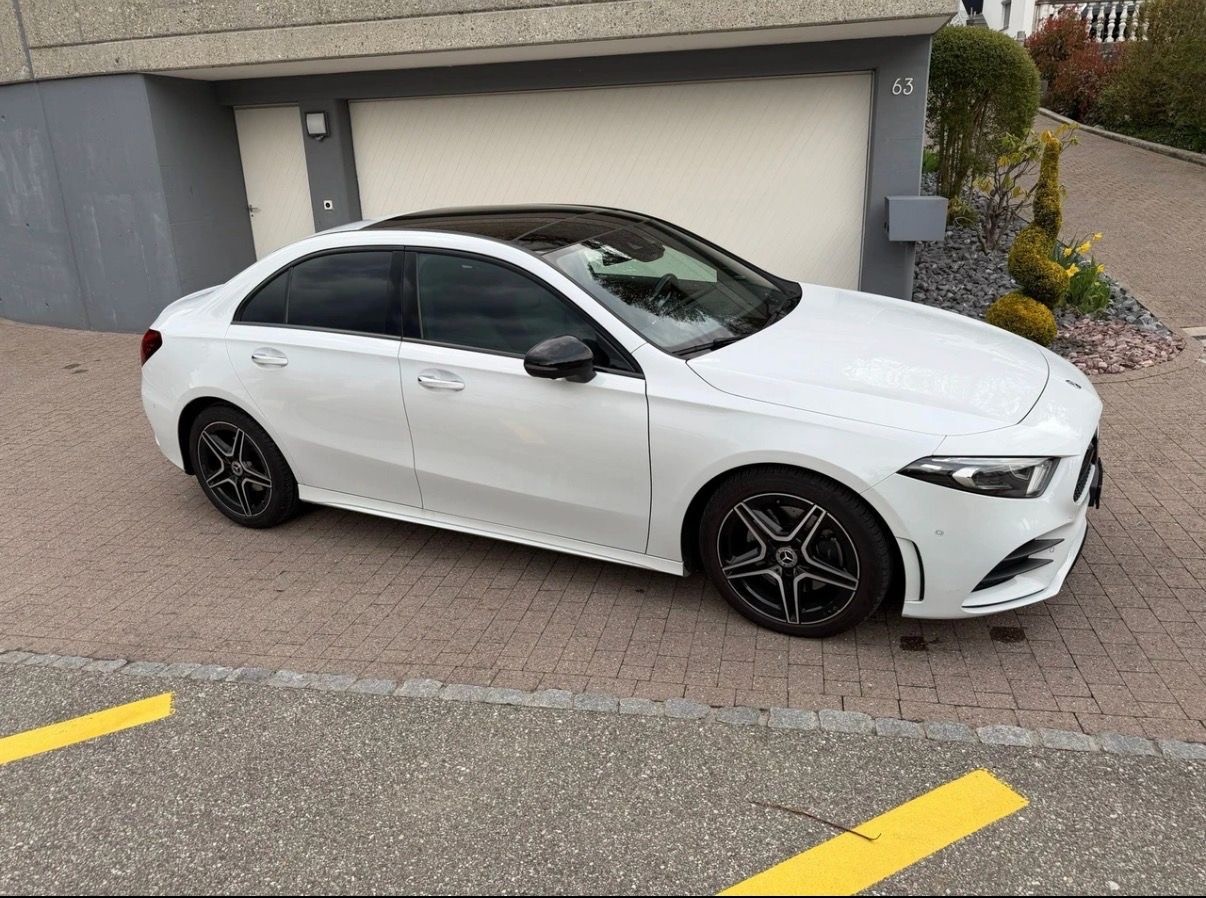 MERCEDES-BENZ A 220 d AMG Line 8G-DCT-image-7