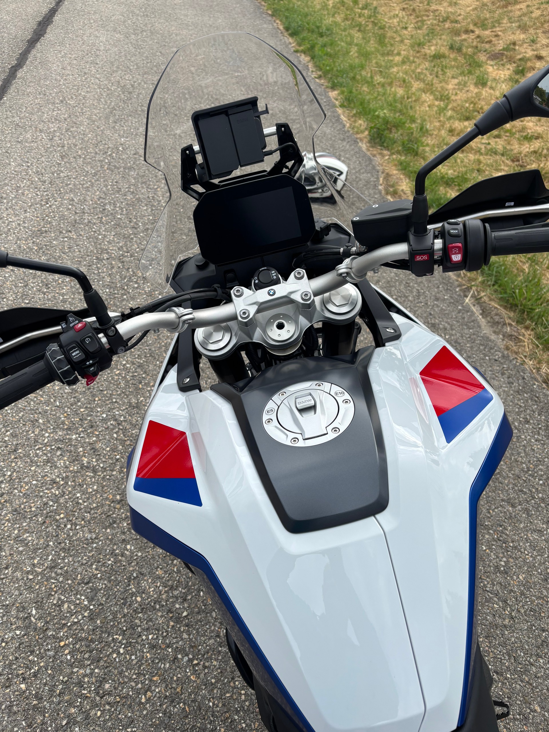 BMW F 900 GS-image-4