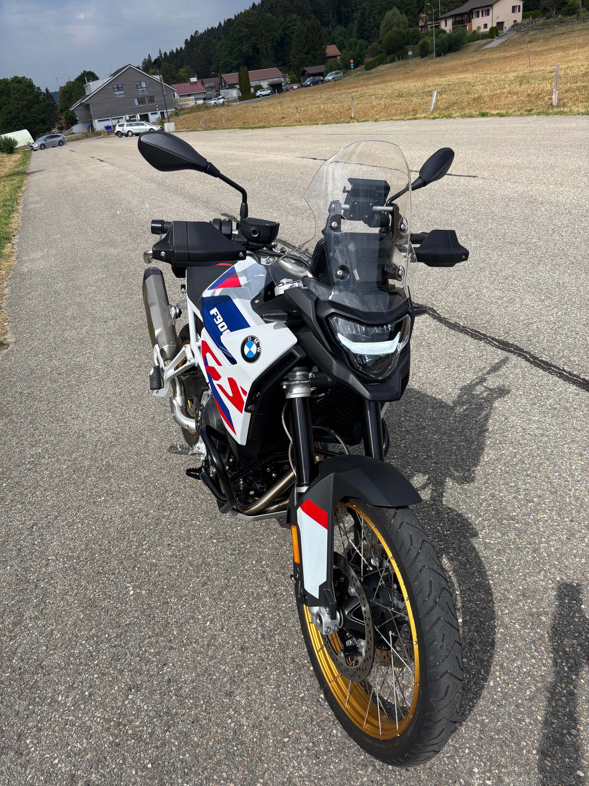 BMW F 900 GS-image-2