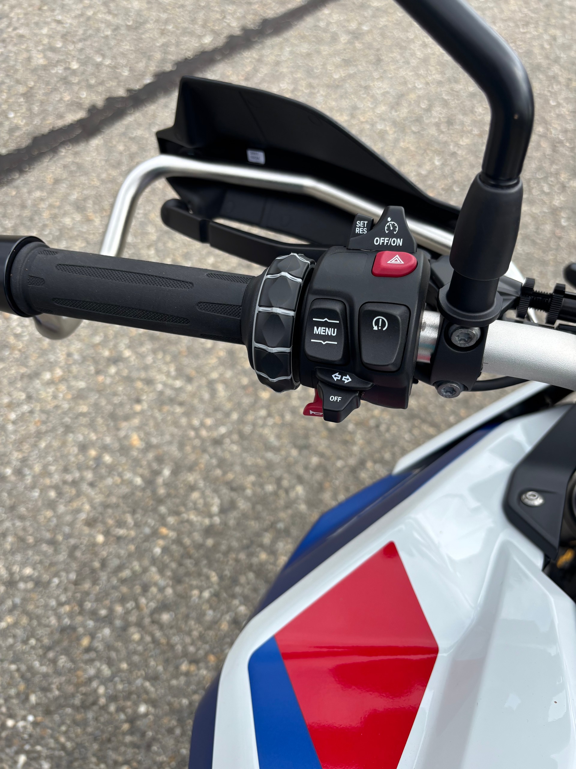 BMW F 900 GS-image-5