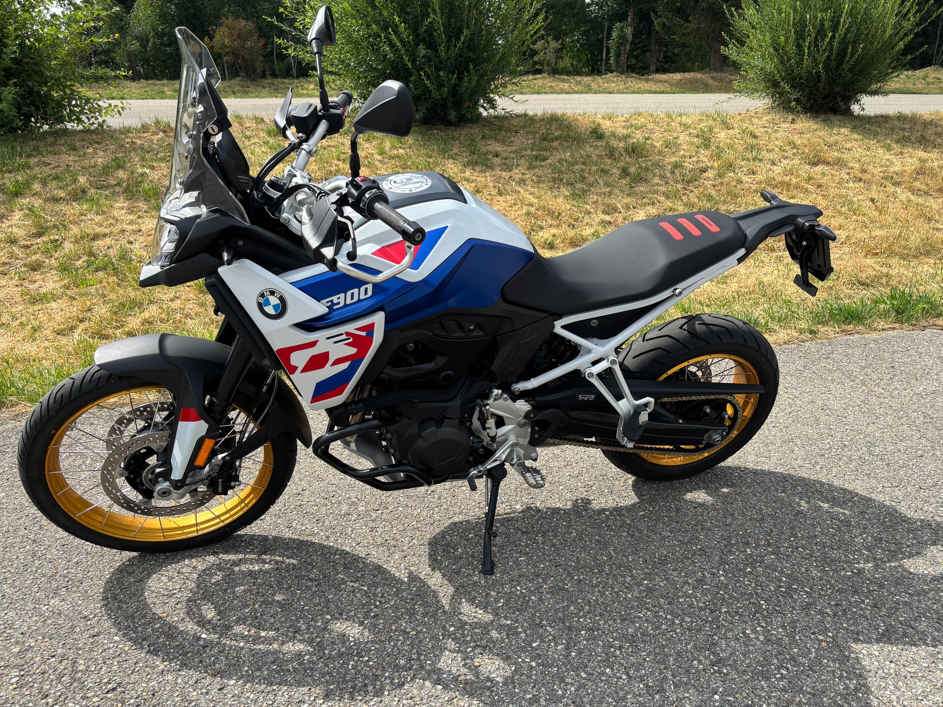 BMW F 900 GS-image-0