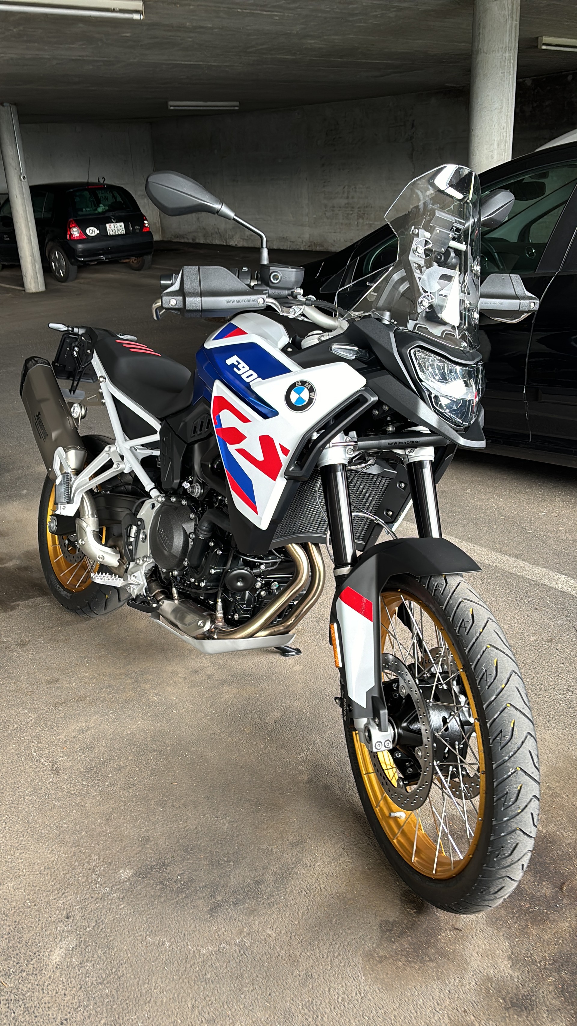 BMW F 900 GS-image-0