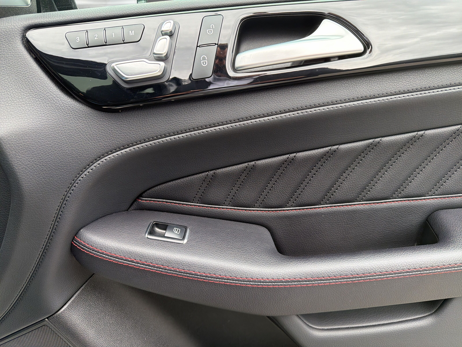 MERCEDES-BENZ GLE Coupé 43 AMG 4Matic-image-16