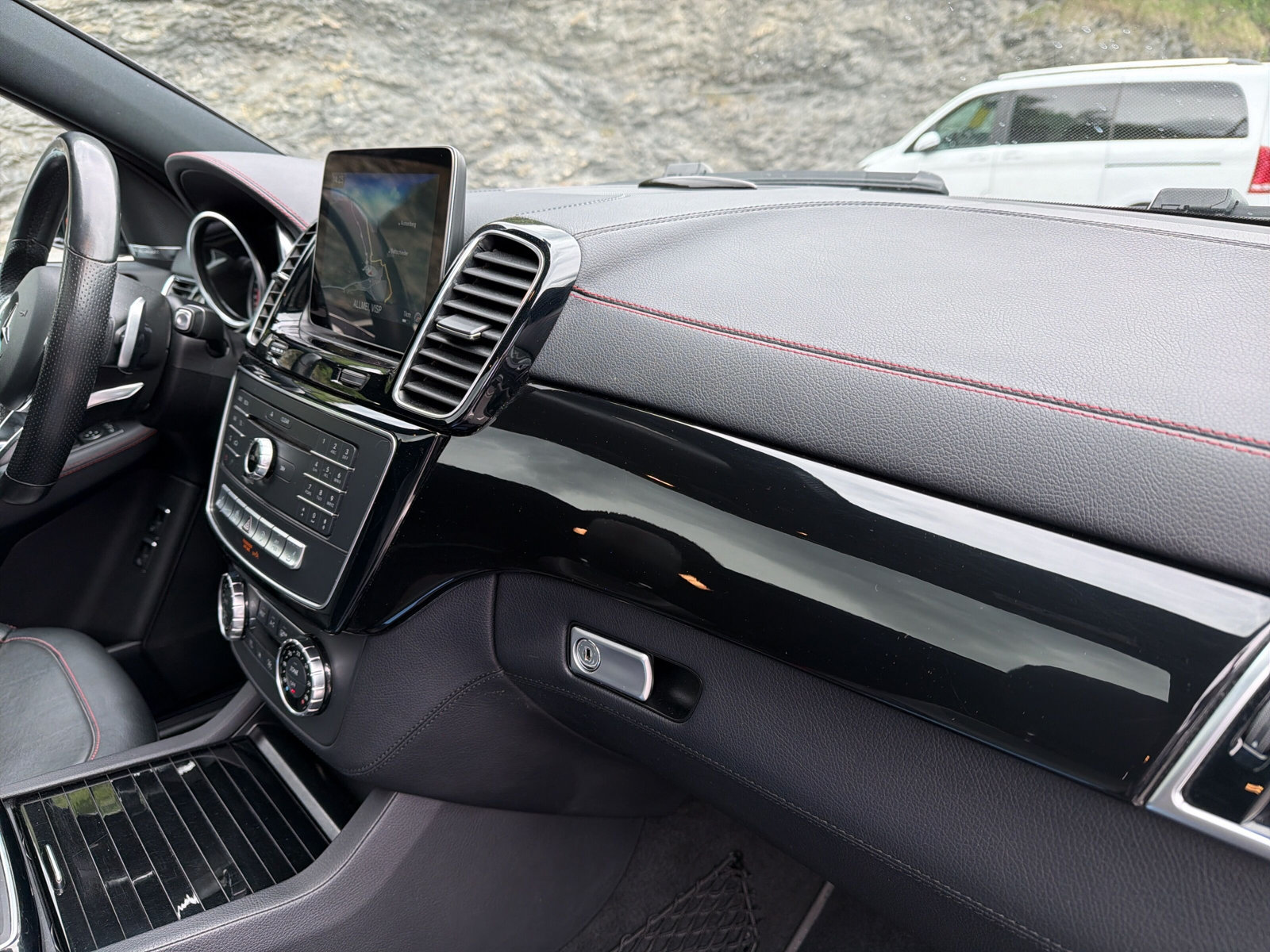 MERCEDES-BENZ GLE Coupé 43 AMG 4Matic-image-21