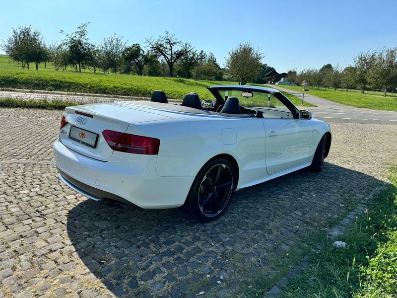 AUDI S5 Cabrio 3.0 TFSI quattro S-tronic-image-4