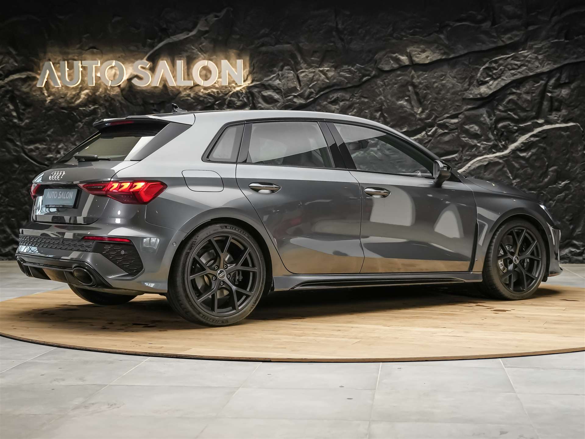 AUDI RS3 Sportback 2.5 TSI quattro S-tronic *RS Sport Abgasanlage*RS Sportsitze*Sitzheizung*Adaptives Fahrwerk-image-5