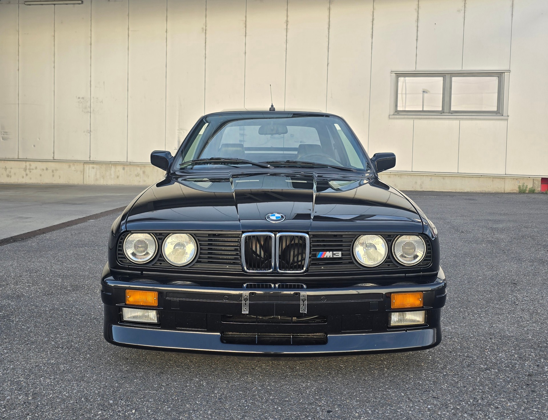 BMW M3 E30-image-1