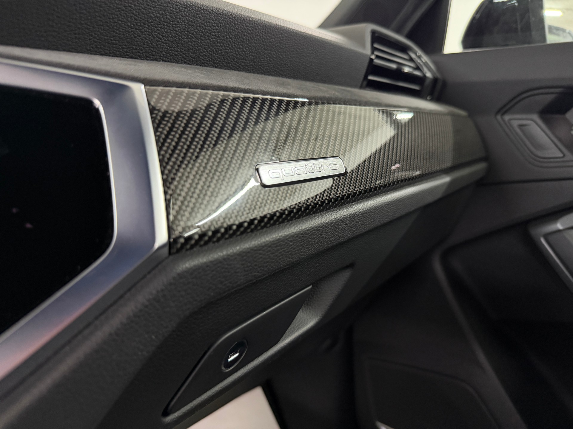 AUDI RS Q3 Sportback Midnight Black quattro S tronic / Kamera / RS-Abgasanlage / Komfortschlüssel / RS-Sportsitze / B&O Sound /-image-20