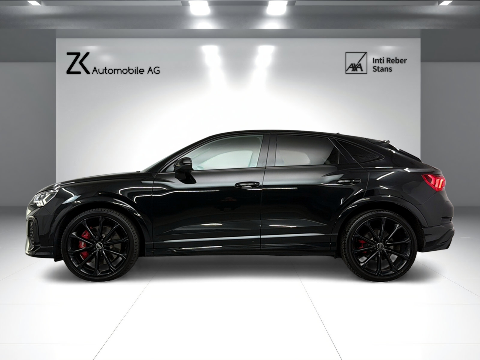 AUDI RS Q3 Sportback Midnight Black quattro S tronic / Kamera / RS-Abgasanlage / Komfortschlüssel / RS-Sportsitze / B&O Sound /-showroom-element-2