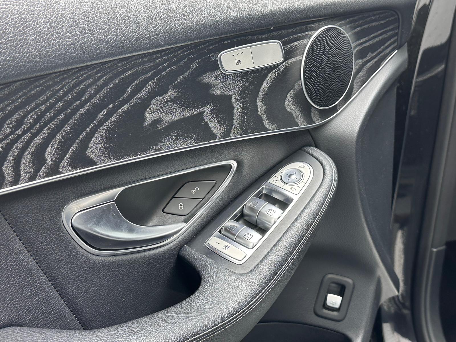 MERCEDES-BENZ GLC 250 d AMG Line 4Matic 9G-Tronic-image-22