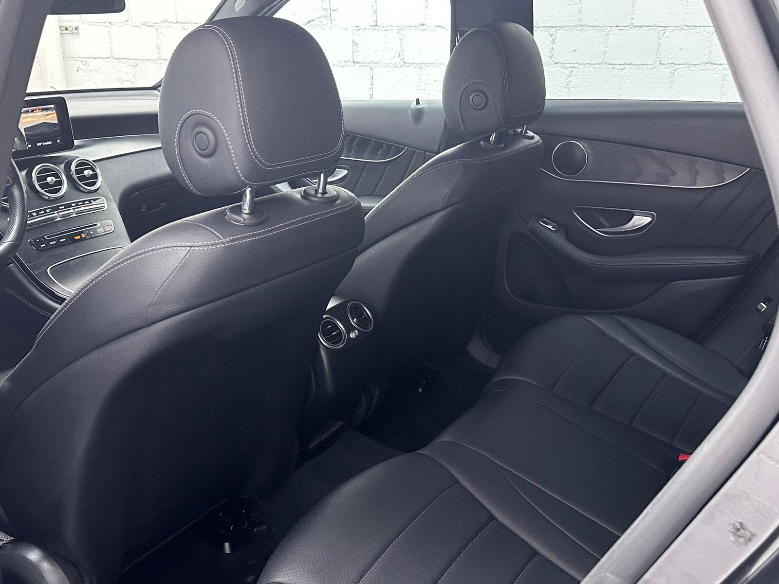 MERCEDES-BENZ GLC 250 d AMG Line 4Matic 9G-Tronic-image-12