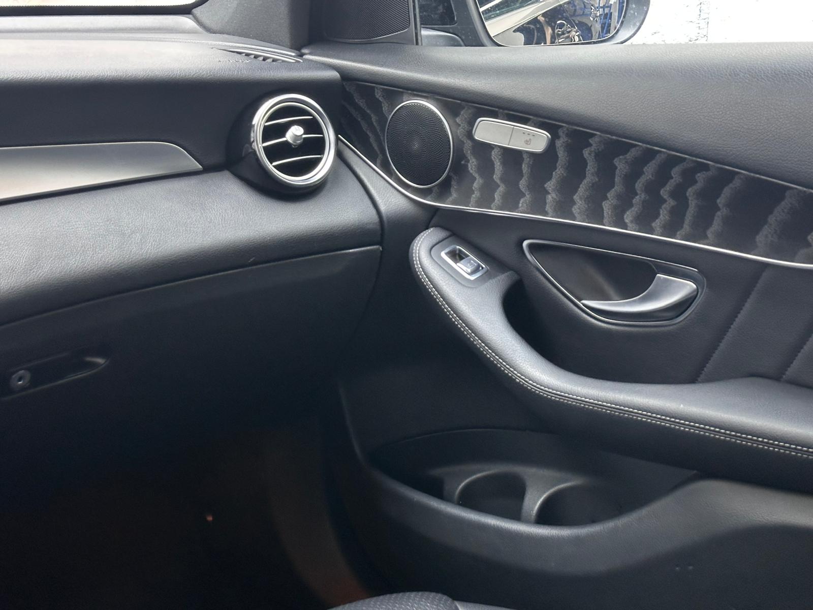 MERCEDES-BENZ GLC 250 d AMG Line 4Matic 9G-Tronic-image-21