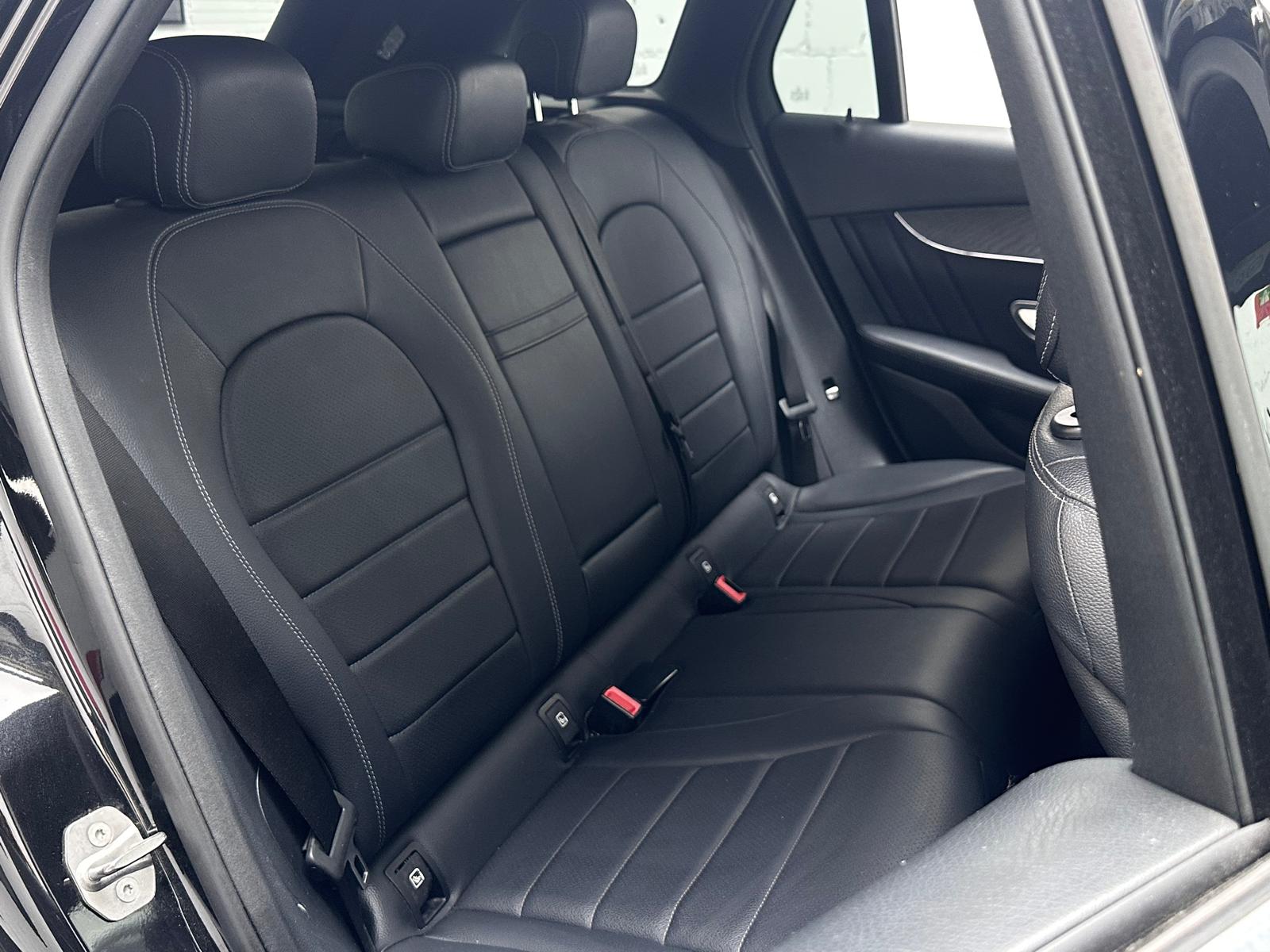 MERCEDES-BENZ GLC 250 d AMG Line 4Matic 9G-Tronic-image-15
