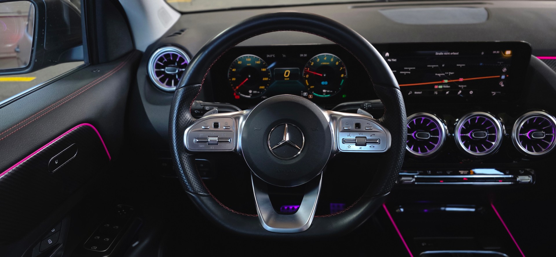MERCEDES-BENZ GLA 250e AMG Line 8G-DCT *Bremsassistent/Spurhalteassisten*Panoramadach*Ambientebeleuchtung*Sitzheizung*Rückfahrkamera*-image-12