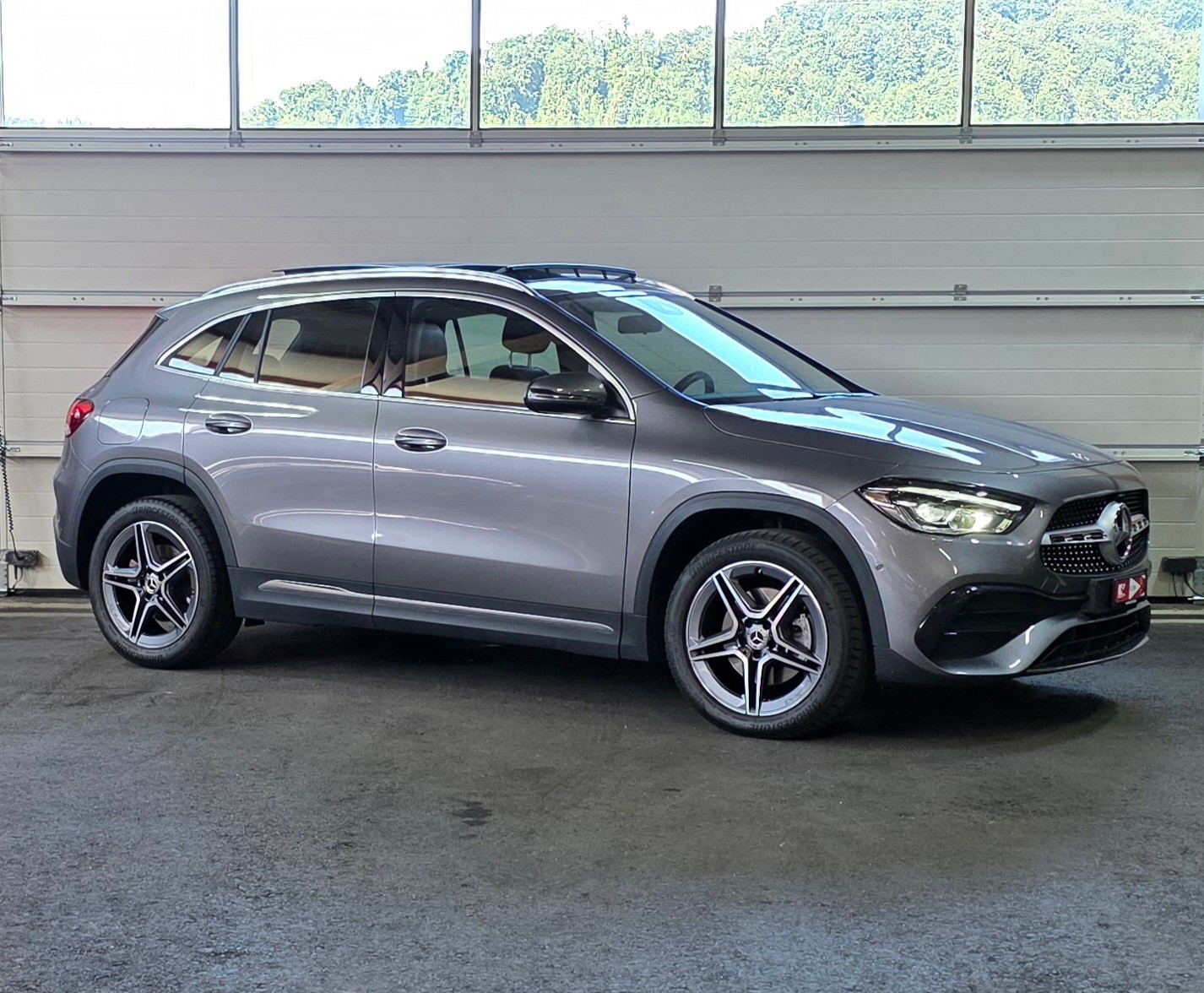 MERCEDES-BENZ GLA 250e AMG Line 8G-DCT *Bremsassistent/Spurhalteassisten*Panoramadach*Ambientebeleuchtung*Sitzheizung*Rückfahrkamera*-image-6