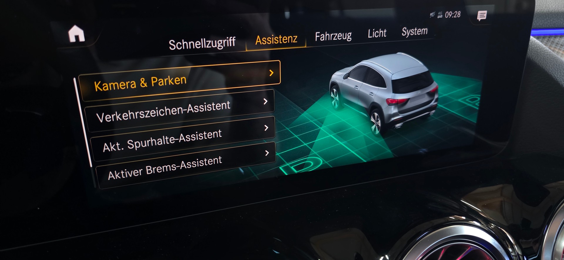 MERCEDES-BENZ GLA 250e AMG Line 8G-DCT *Bremsassistent/Spurhalteassisten*Panoramadach*Ambientebeleuchtung*Sitzheizung*Rückfahrkamera*-image-20