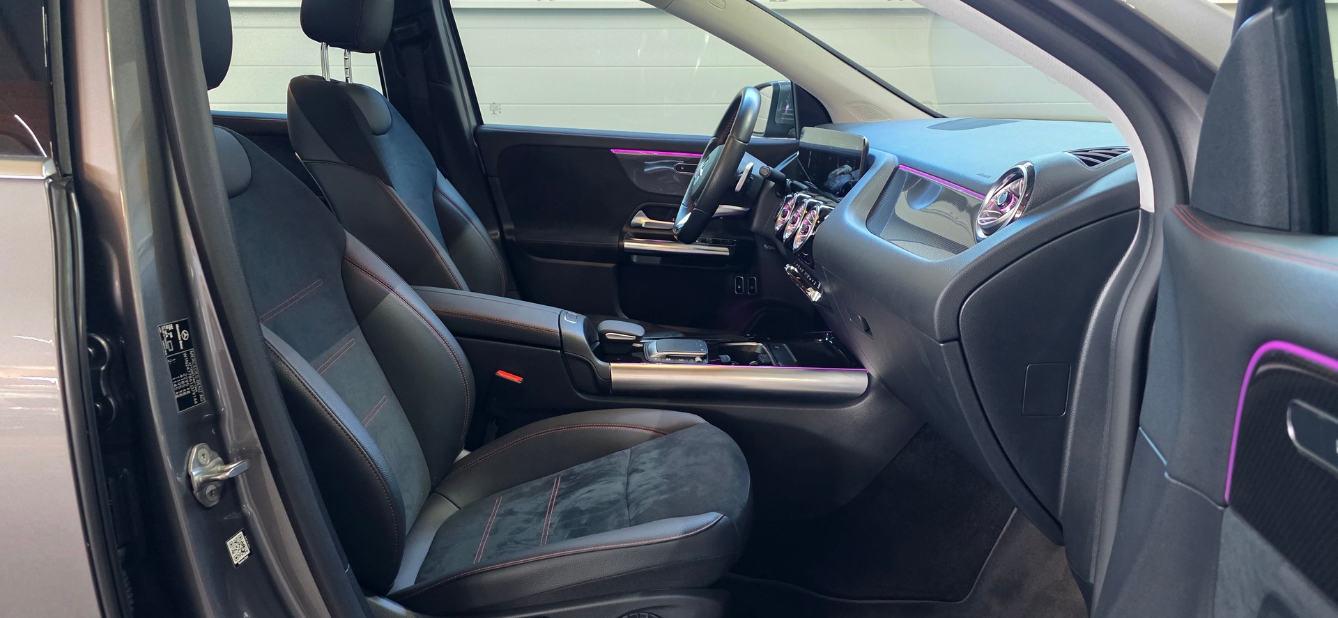 MERCEDES-BENZ GLA 250e AMG Line 8G-DCT *Bremsassistent/Spurhalteassisten*Panoramadach*Ambientebeleuchtung*Sitzheizung*Rückfahrkamera*-image-24