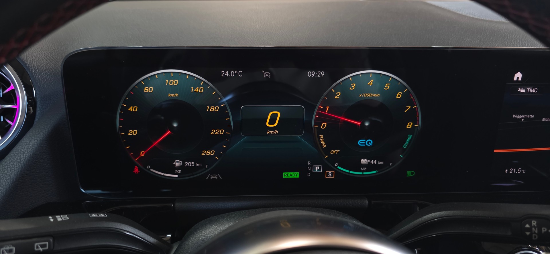 MERCEDES-BENZ GLA 250e AMG Line 8G-DCT *Bremsassistent/Spurhalteassisten*Panoramadach*Ambientebeleuchtung*Sitzheizung*Rückfahrkamera*-image-14