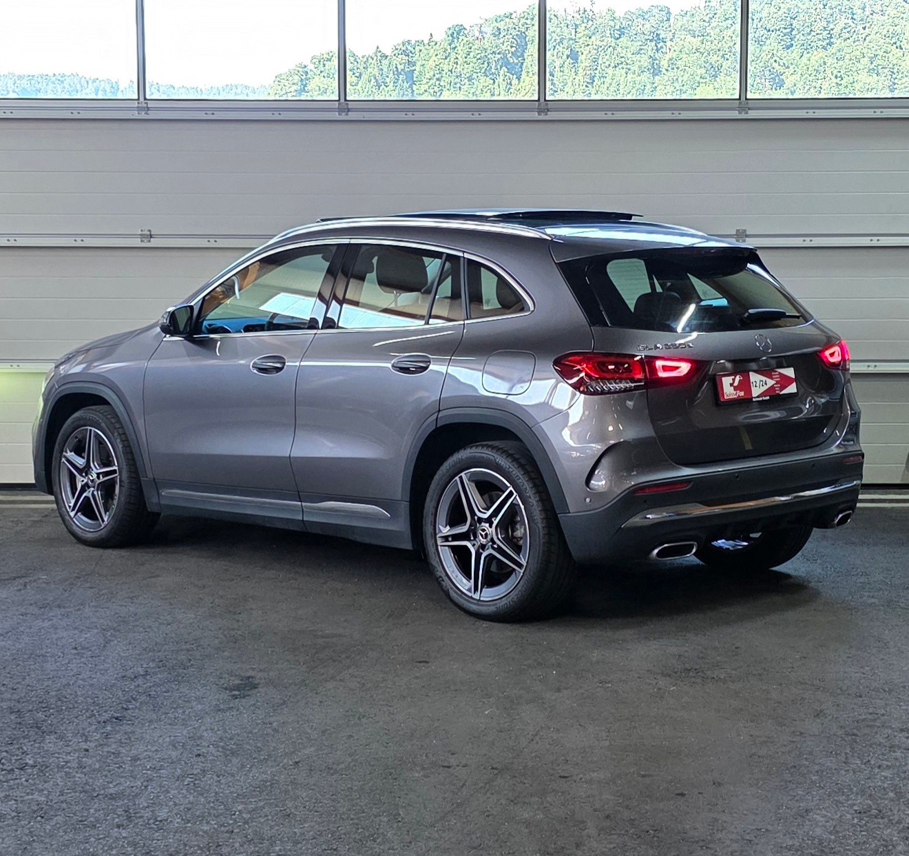 MERCEDES-BENZ GLA 250e AMG Line 8G-DCT *Bremsassistent/Spurhalteassisten*Panoramadach*Ambientebeleuchtung*Sitzheizung*Rückfahrkamera*-showroom-element-2