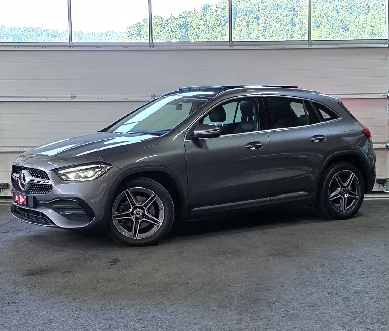 MERCEDES-BENZ GLA 250e AMG Line 8G-DCT *Bremsassistent/Spurhalteassisten*Panoramadach*Ambientebeleuchtung*Sitzheizung*Rückfahrkamera*