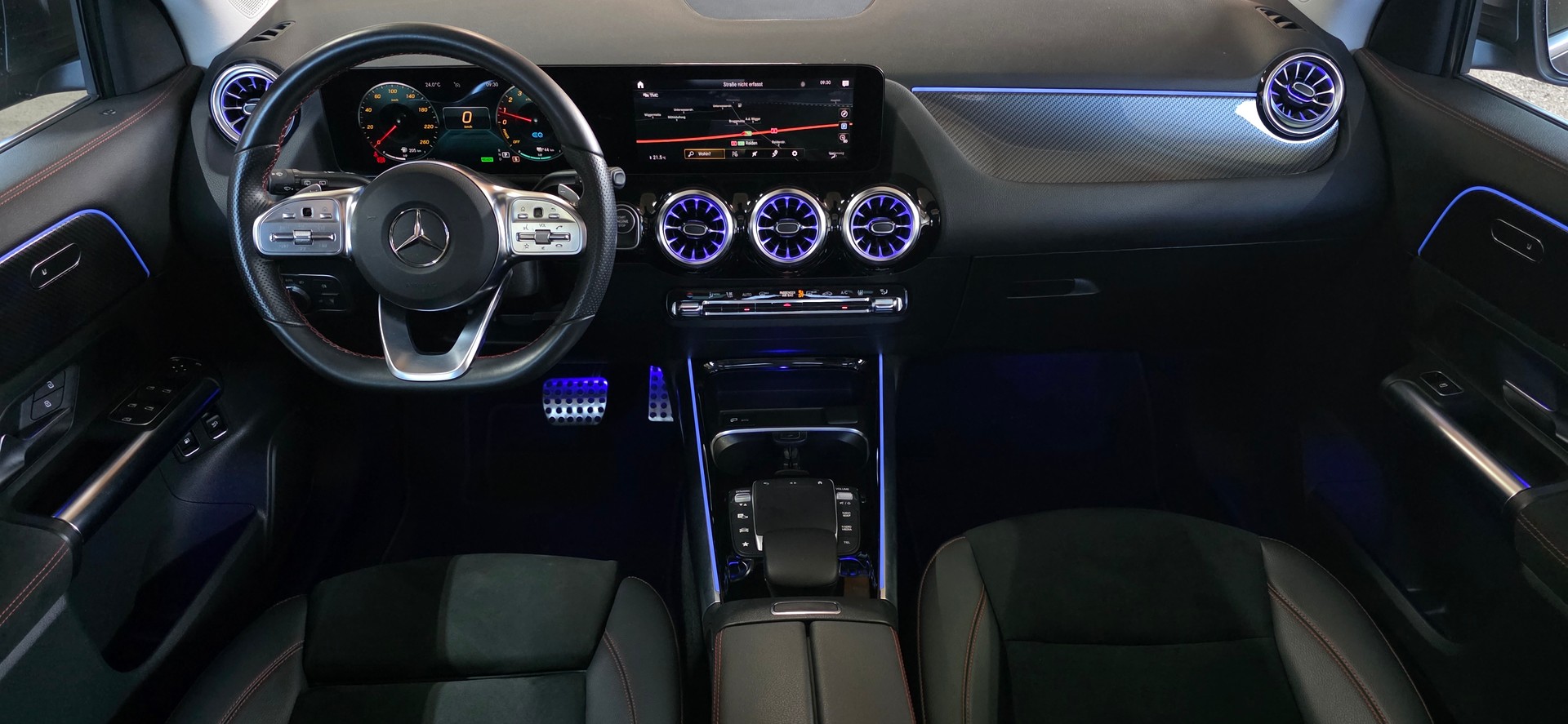 MERCEDES-BENZ GLA 250e AMG Line 8G-DCT *Bremsassistent/Spurhalteassisten*Panoramadach*Ambientebeleuchtung*Sitzheizung*Rückfahrkamera*-image-11
