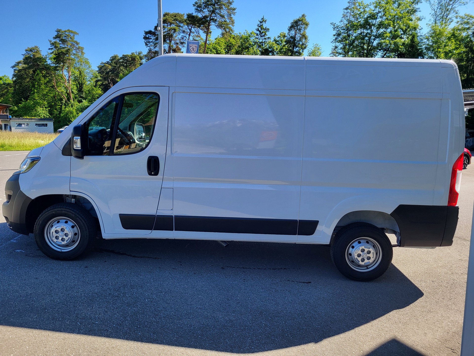 PEUGEOT Boxer 2.2 HDI 335 L2H2-image-2