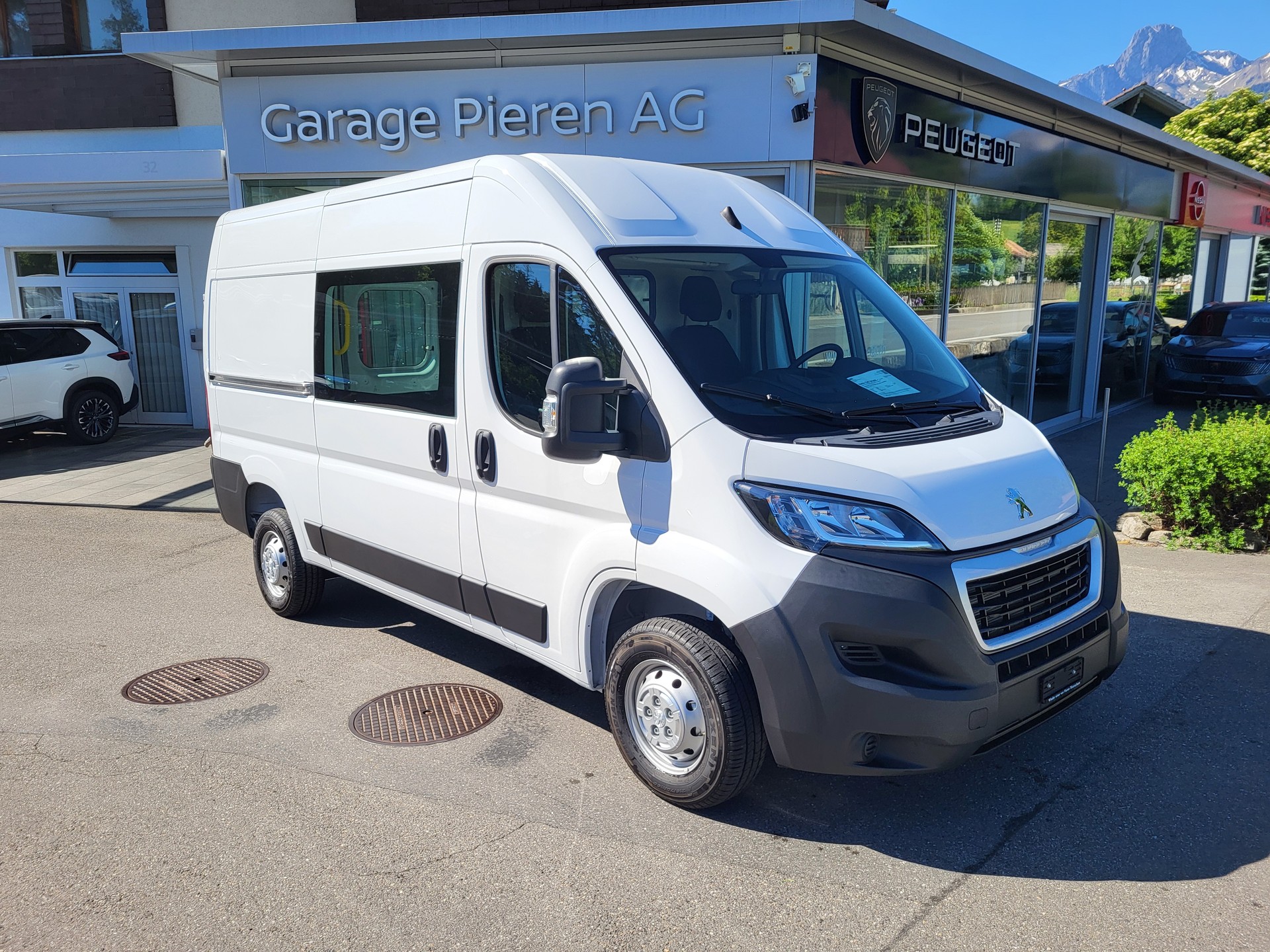 PEUGEOT Boxer 2.2 HDI 335 L2H2
