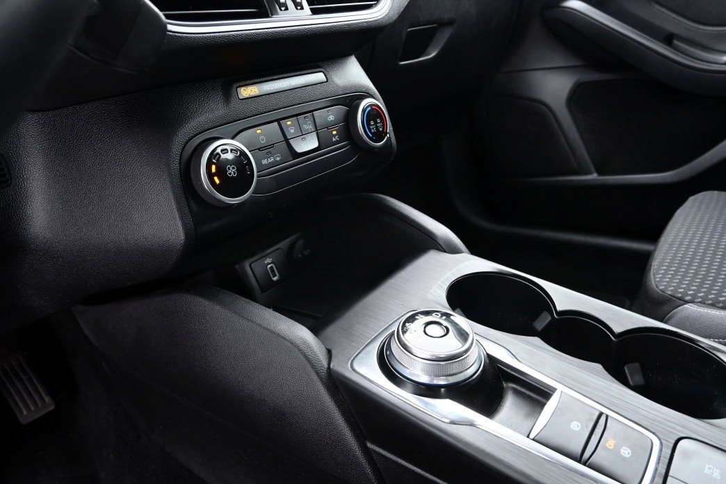 FORD Focus 1.5 TDCi Cool Connect Automatic Facelift-image-9
