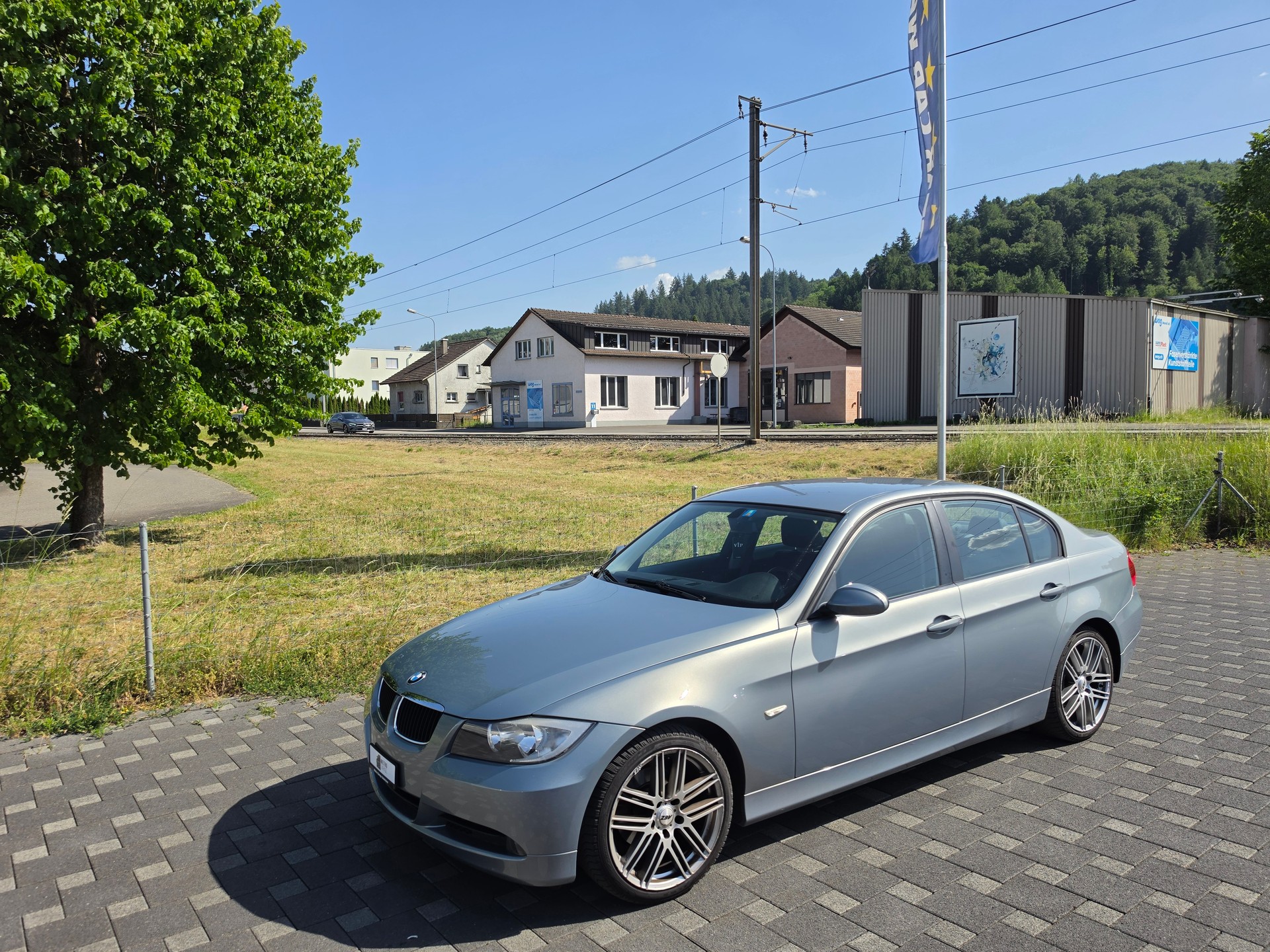 BMW 320i